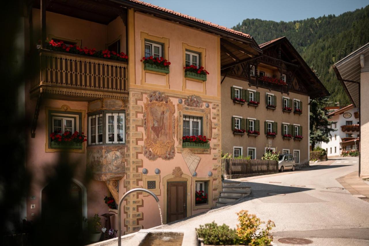 Romantik Hotel & Restaurant Stafler Випитено Экстерьер фото