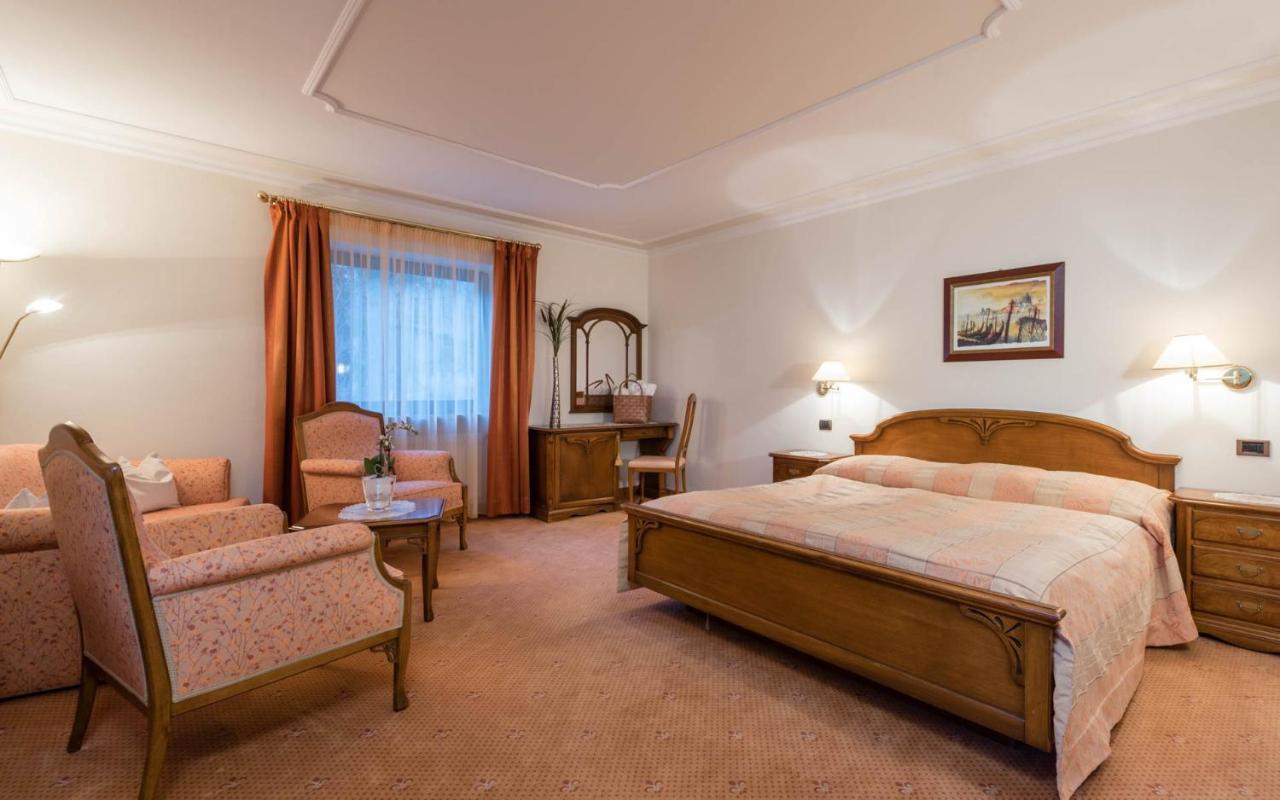 Romantik Hotel & Restaurant Stafler Випитено Экстерьер фото